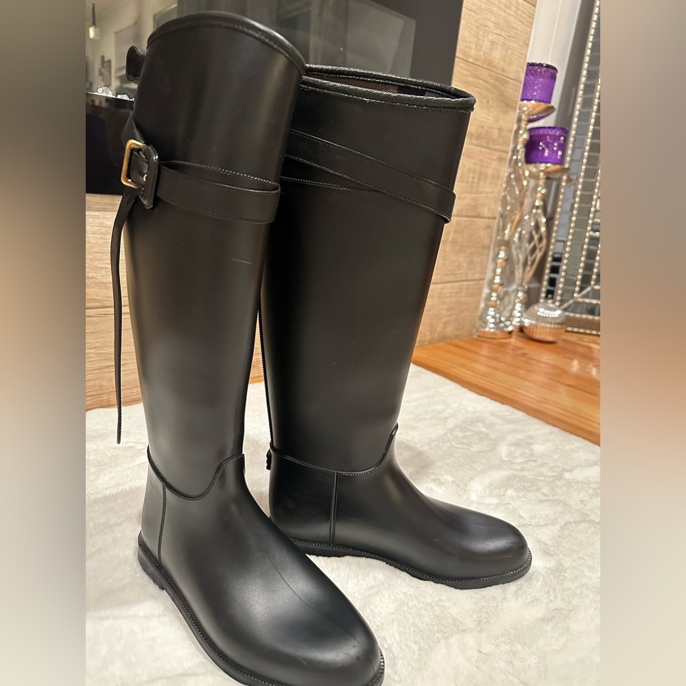 Authentic Burberry Black Rubber Belted Equestrian Rain Boots - Slightly Used